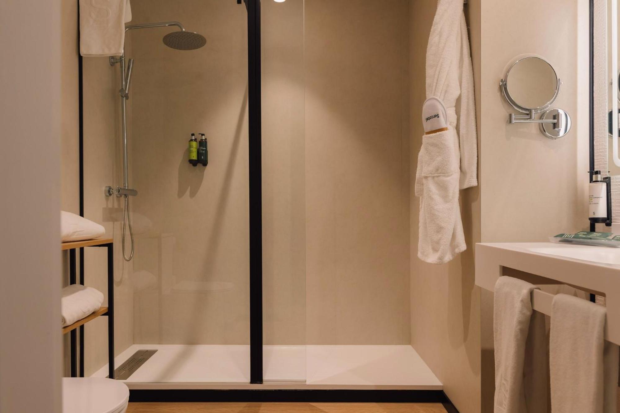 Sercotel Amistad Hotel 4*